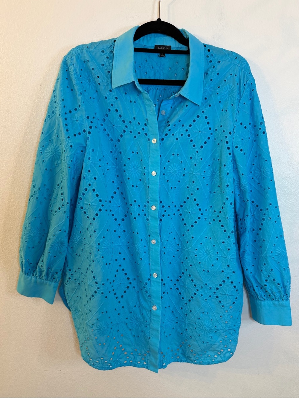 Talbots Blouse Blue All-Over Eyelet Long Sleeve Button Up Size XL Longer Length